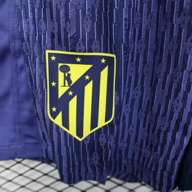 Short de l'Atlético Madrid 25-26, version joueur (à l'extérieur)