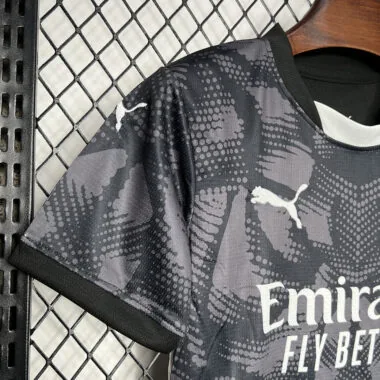 24-25 AC Milan black goalkeeper kid kit