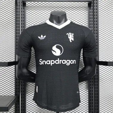 24-25 Manchester United Black Goalkeeper Player version jersey