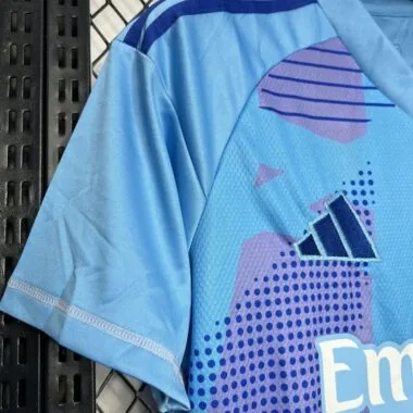 24-25 Real Madrid blue goalkeeper jersey