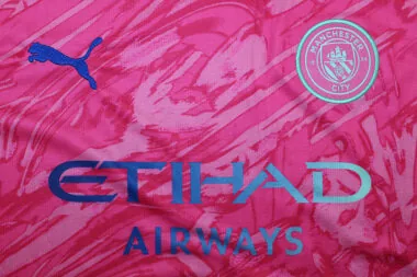 25-26 Manchester City pink goalkeeper jersey