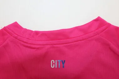 25-26 Manchester City pink goalkeeper jersey