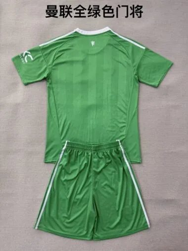 25-26 Manchester United Green Goalkeeper kid kit