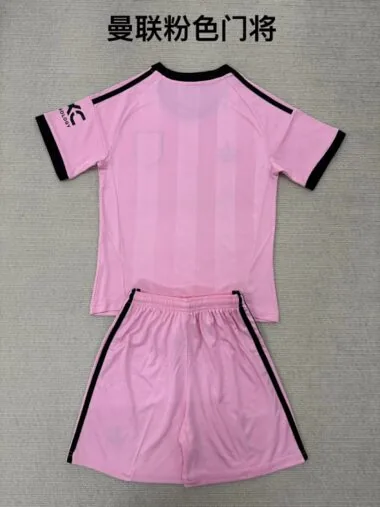 25-26 Manchester United Pink Goalkeeper kid kit