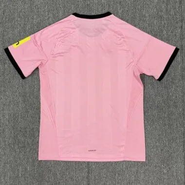 Camiseta rosa de portero del Newcastle United, números 25 y 26