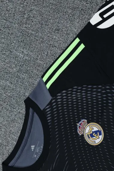 Real Madrid 2025/26 Gray Goalkeeper kit