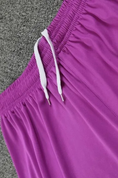 Equipamento de guarda-redes roxo do Real Madrid 2025/26