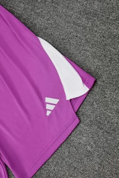 Equipamento de guarda-redes roxo do Real Madrid 2025/26