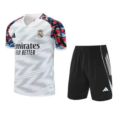 25-26 Divisa da allenamento bianca del Real Madrid