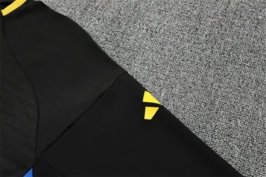 Ropa de entrenamiento del Manchester United 2025/26, negra, con media cremallera