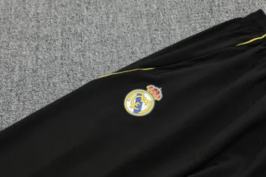 Real Madrid 2025/26 Black Windbreaker suit (S-2XL)