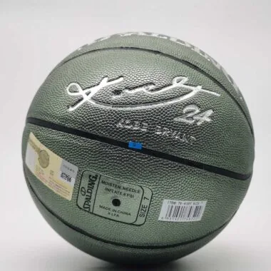 斯伯丁7号篮球