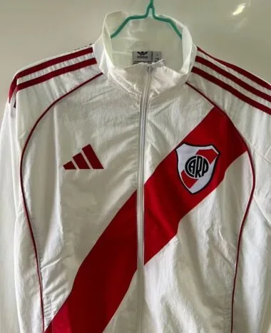 Jaqueta corta-vento branca River Plate 25-26