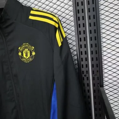 Manchester United 2025/26 Black Windbreaker