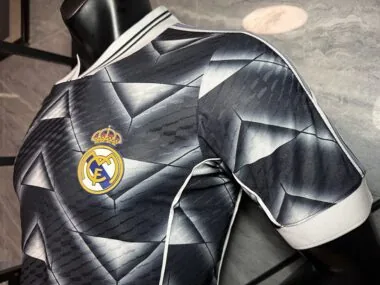 Real Madrid 2025/26 Black Retro Model Player Edition Jersey