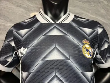 Real Madrid 2025/26 Black Retro Model Player Edition Jersey
