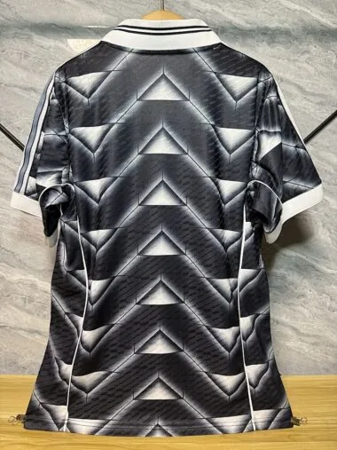 Real Madrid 2025/26 Black Retro Model Player Edition Jersey
