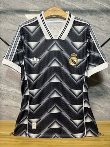 Real Madrid 2025/26 Black Retro Model Player Edition Jersey
