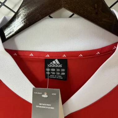 Camisa retro do Benfica para jogos em casa da época 04-05