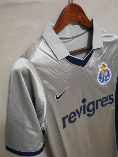 2001 FCP fora de casa cinzento