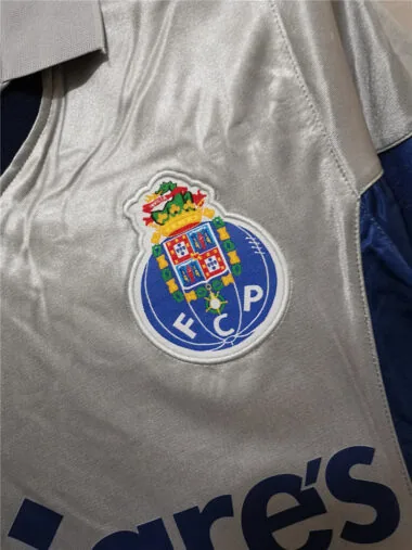 2001 FCP fora de casa cinzento
