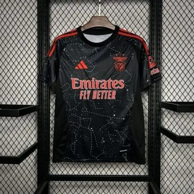Equipamento infantil preto do Benfica para os jogos fora de casa, n.º 24-25
