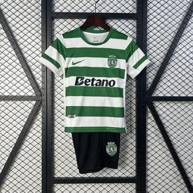 25-26 Sporting Lisbon Home Kid Kit Size: 16-28