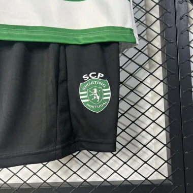 25-26 Sporting Lisbon Home Kid Kit (Size 16-28)