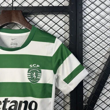 25-26 Sporting Lisbon Home Kid Kit (Size 16-28)