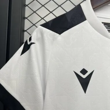 25-26 Vitoria de Guimaraes Home Kids Kit