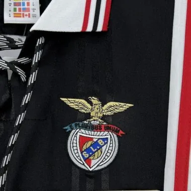 Camisa retro do Benfica para jogos fora de casa da época 97-98