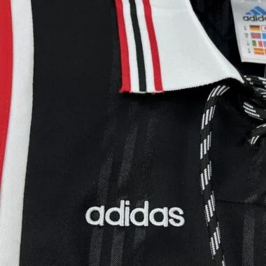 Camisa retro do Benfica para jogos fora de casa da época 97-98