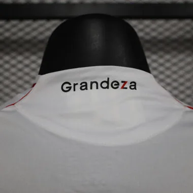 Maillot du River Plate 2024-2025, version joueur à domicile