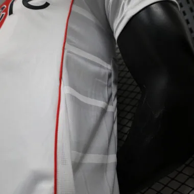 Maillot du River Plate 2024-2025, version joueur à domicile