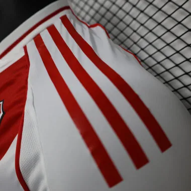 Maillot du River Plate 2024-2025, version joueur à domicile