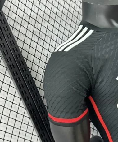 Maglia del River Plate, versione con il terzo giocatore di colore, 24-25