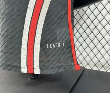 Maglia del River Plate, versione con il terzo giocatore di colore, 24-25