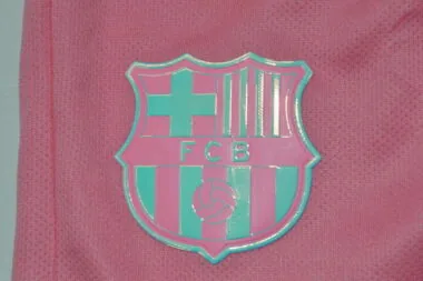 Barcelona 2025/26 Pink And Red KAROL G VERSION kid kit (Size 16-28)