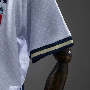Kit de criança para o Campeonato do Mundo de 2026 da Itália