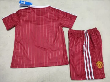 Manchester United 2026/27 Red Special Kid Kits 16-28