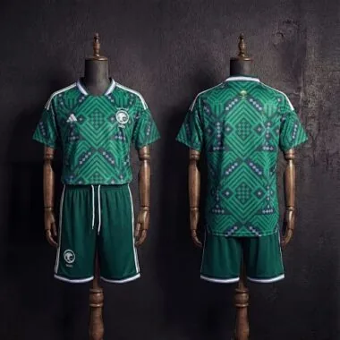 Equipamento infantil da Arábia Saudita para a Copa do Mundo de 2026, tamanho 16-28
