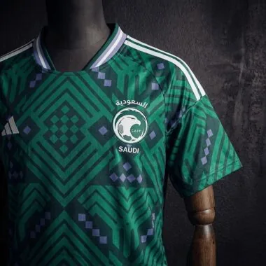 Equipamento infantil da Arábia Saudita para a Copa do Mundo de 2026, tamanho 16-28