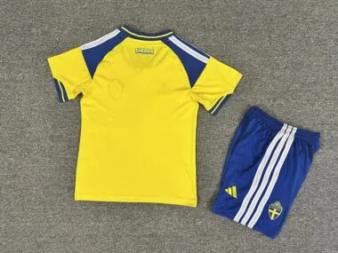 Sweden 2026 World Cup Home Kid kit (Size 16-28)