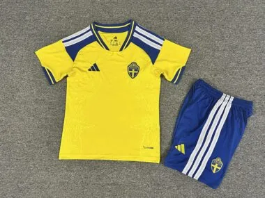 Sweden 2026 World Cup Home Kid kit (Size 16-28)