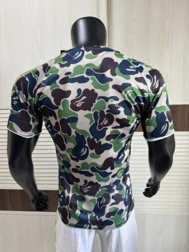 2025/26 BAPE X ADIDAS - Camiseta «FB Player Version» (tallas S-2XL)