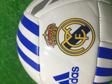 Club: voetbal met de naaimachine
