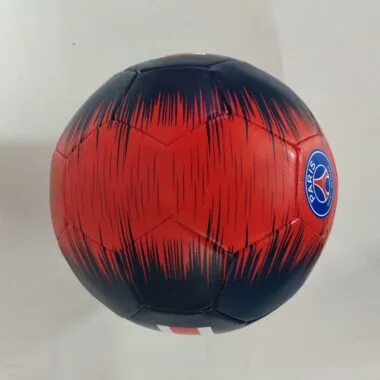 Club: voetbal met de naaimachine