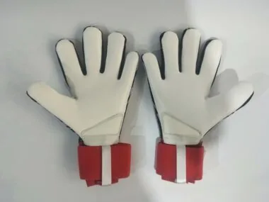 Goalkeeper gloves