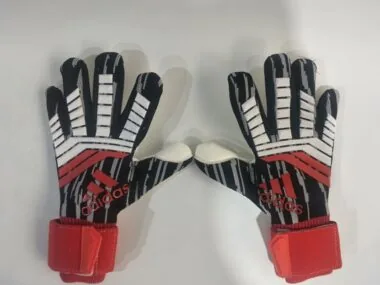 Goalkeeper gloves