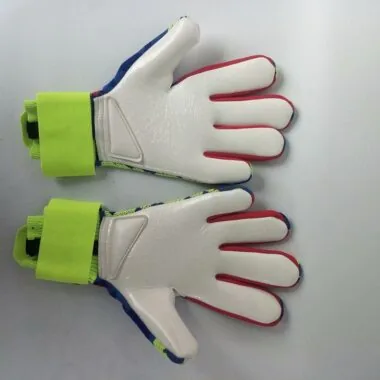 Goalkeeper gloves